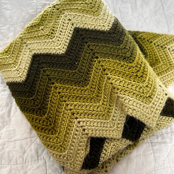 Handmade throw blanket green - Picture 9 of 9